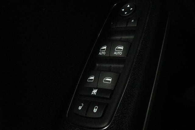 2015 Dodge Charger SE photo