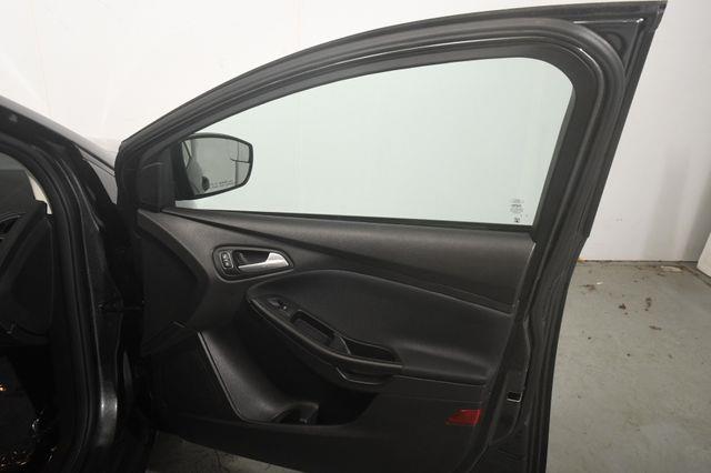 2018 Ford Focus SE photo