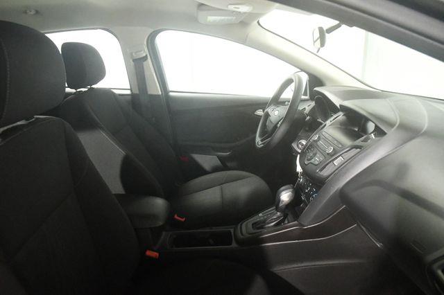 2018 Ford Focus SE photo