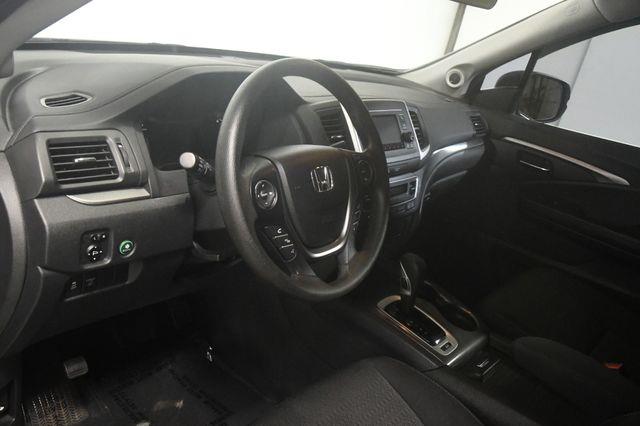 2017 Honda Ridgeline RT photo