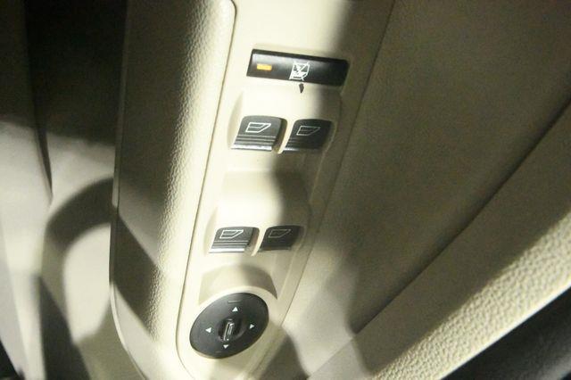 2013 Ford C-Max Hybrid SE photo