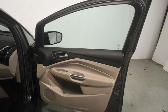 2013 Ford C-Max Hybrid SE photo
