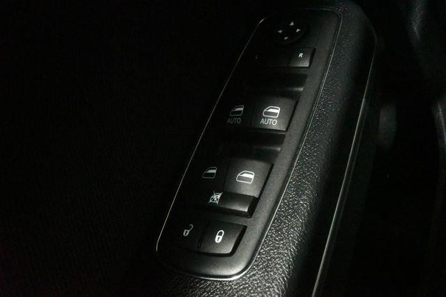 2015 Dodge Charger SE photo