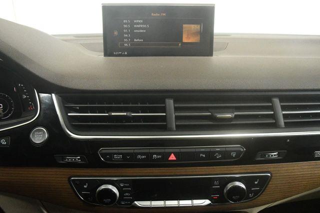 2017 Audi Q7 Premium Plus w/ Virtual Cockpi photo