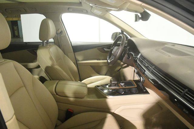 2017 Audi Q7 Premium Plus w/ Virtual Cockpi photo