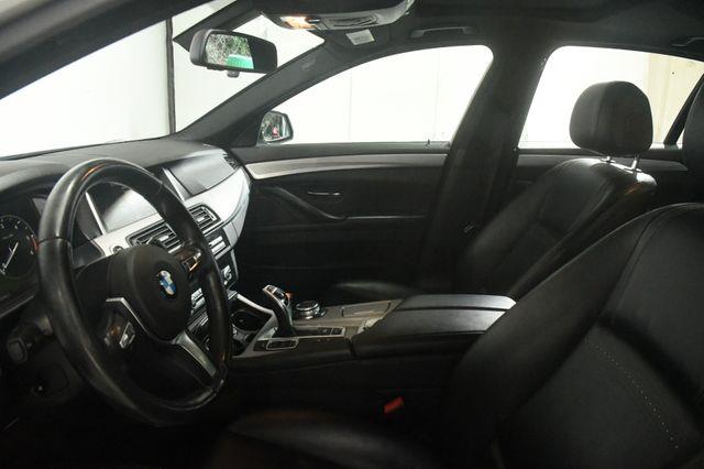 2015 BMW 5-Series 535d Xdrive M Sport Blind Spot photo