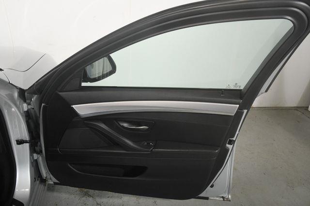 2015 BMW 5-Series 535d Xdrive M Sport Blind Spot photo