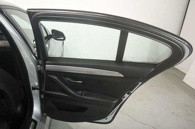 2015 BMW 5-Series 535d Xdrive M Sport Blind Spot photo