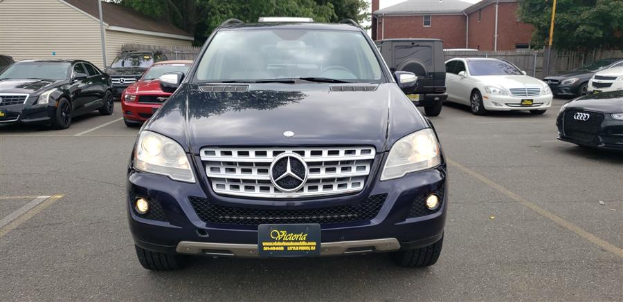 The 2009 Mercedes-Benz M-Class ML350 photos