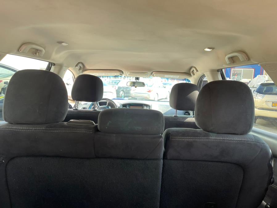 2015 Nissan Pathfinder 4WD 4dr SV photo