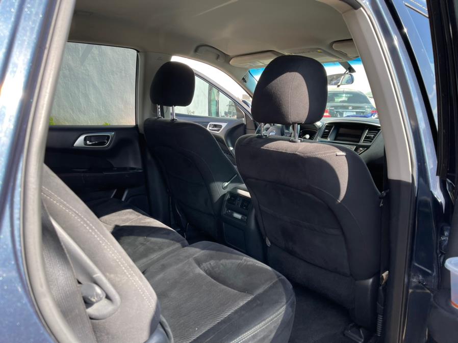 2015 Nissan Pathfinder 4WD 4dr SV photo