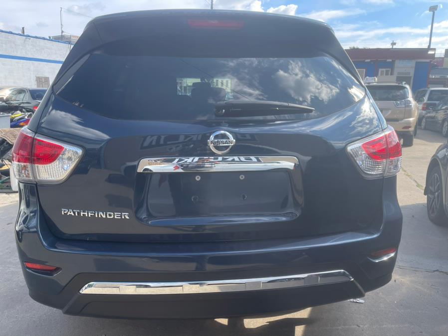 2015 Nissan Pathfinder 4WD 4dr SV photo