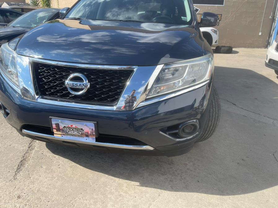 2015 Nissan Pathfinder 4WD 4dr SV photo