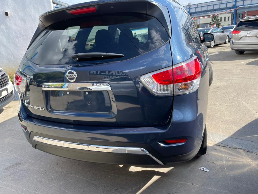 2015 Nissan Pathfinder 4WD 4dr SV photo