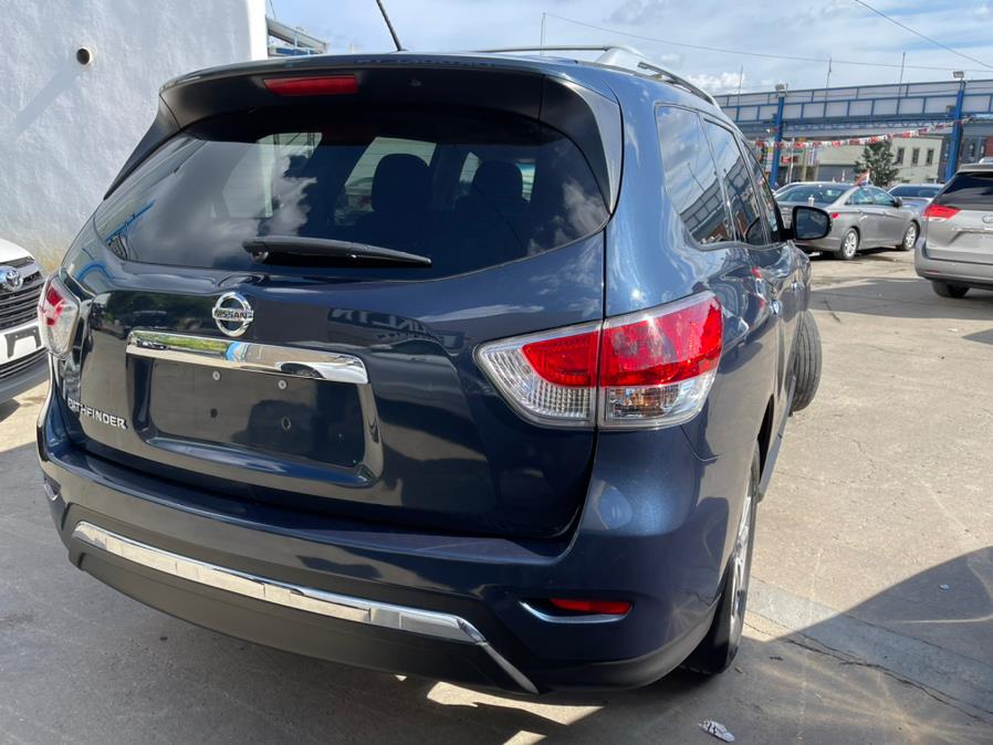 2015 Nissan Pathfinder 4WD 4dr SV photo