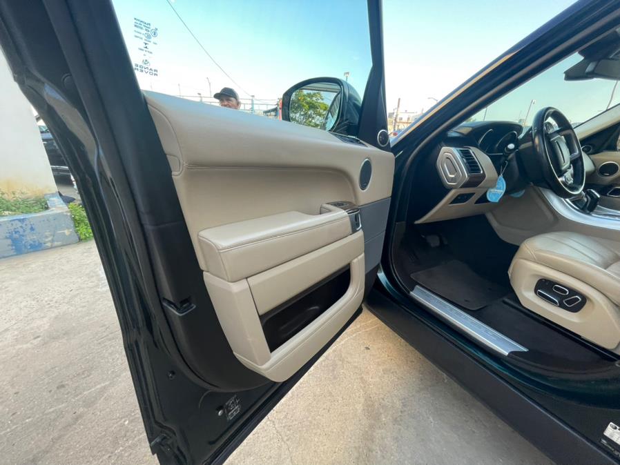2015 Land Rover Range Rover Sport 4WD 4dr HSE photo