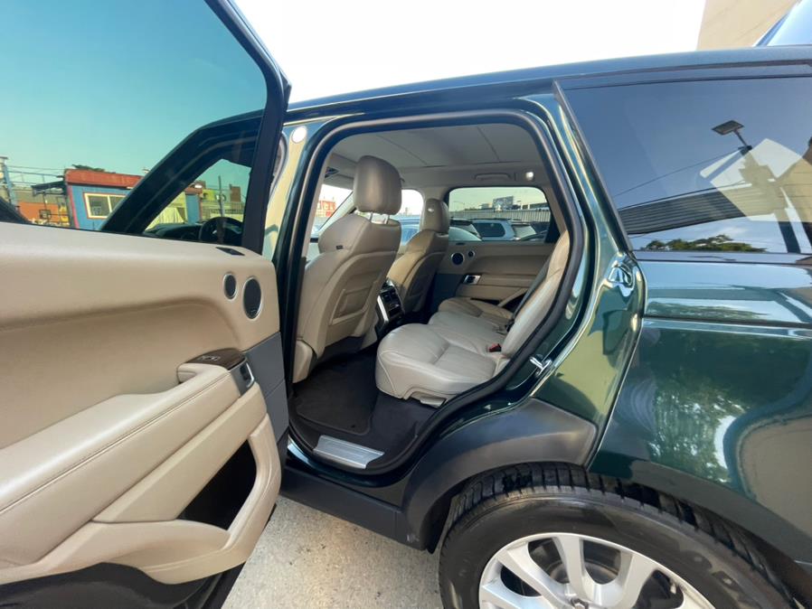 2015 Land Rover Range Rover Sport 4WD 4dr HSE photo