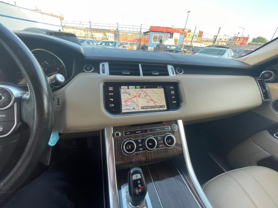 2015 Land Rover Range Rover Sport 4WD 4dr HSE photo