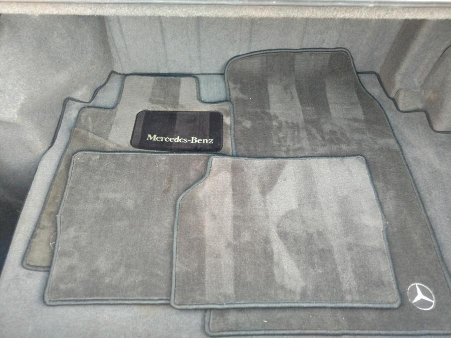 1996 Mercedes-Benz S-Class S320 photo