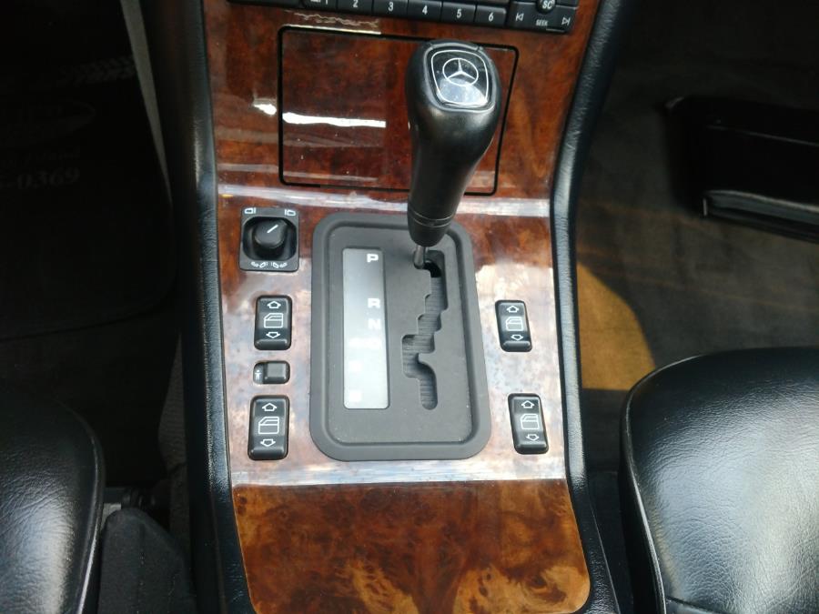 1996 Mercedes-Benz S-Class S320 photo