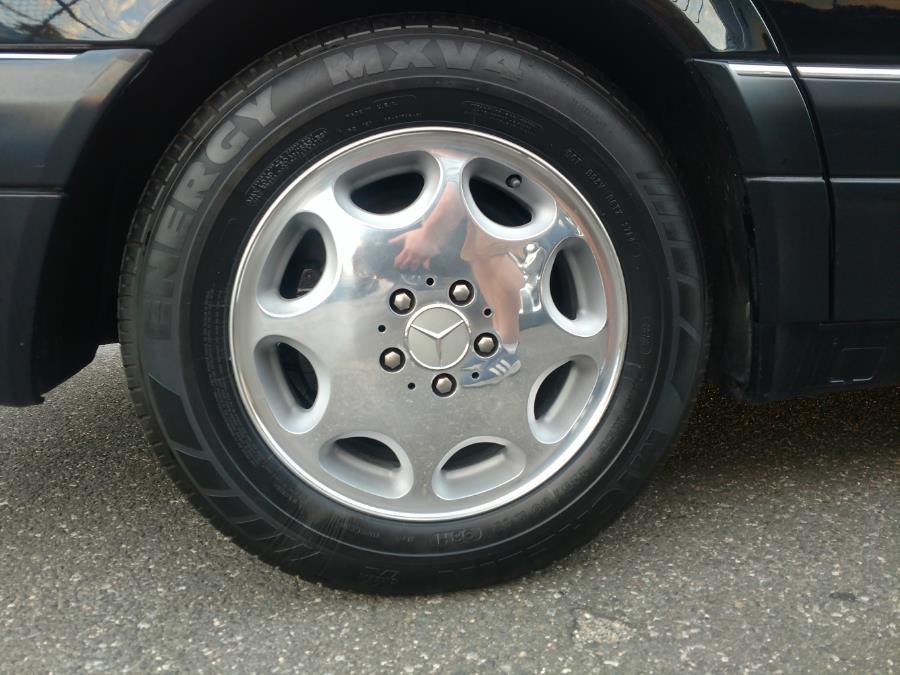 1996 Mercedes-Benz S-Class S320 photo