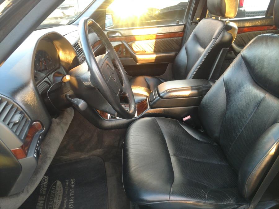 1996 Mercedes-Benz S-Class S320 photo