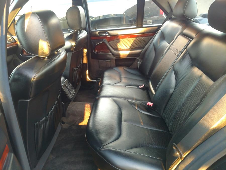 1996 Mercedes-Benz S-Class S320 photo
