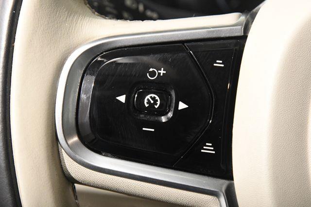 2016 Volvo XC90 T6 Inscription photo
