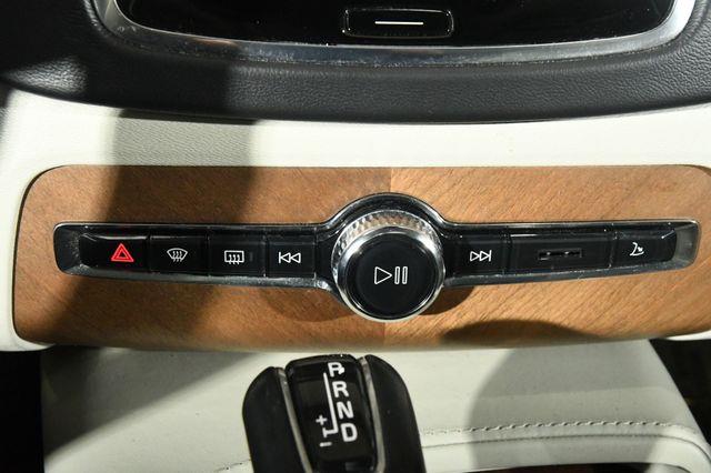 2016 Volvo XC90 T6 Inscription photo