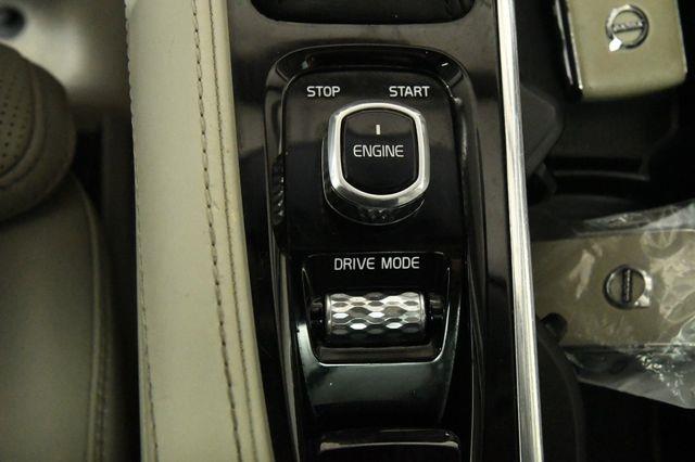 2016 Volvo XC90 T6 Inscription photo