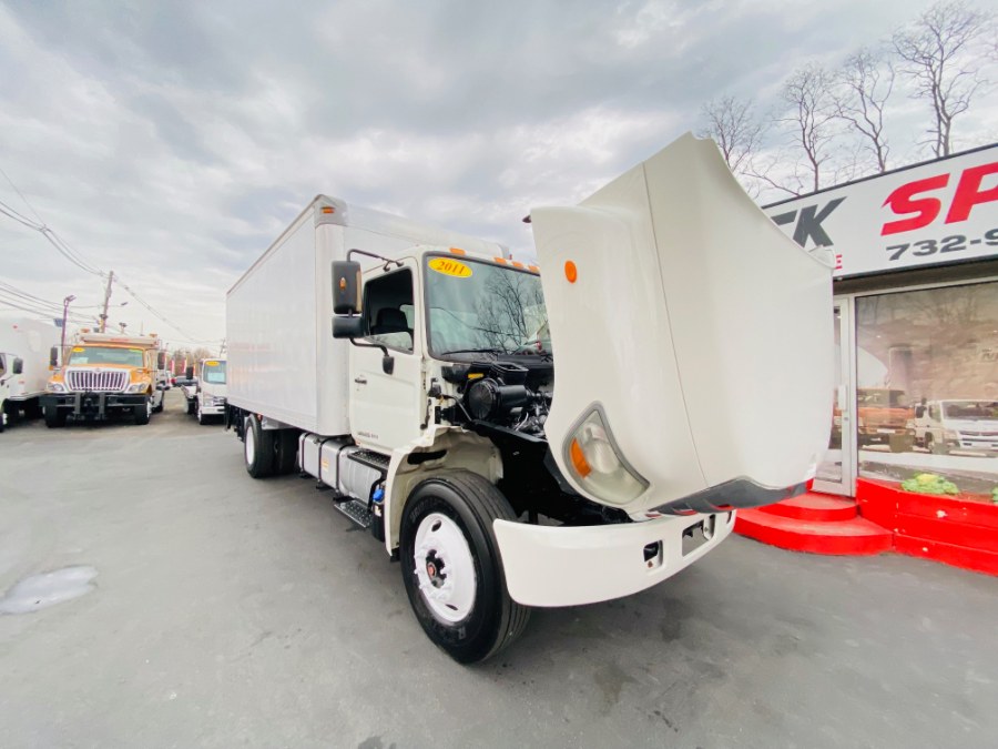 2011 Hino 268 20 FEET DRY BOX + LIFT GATE +  photo
