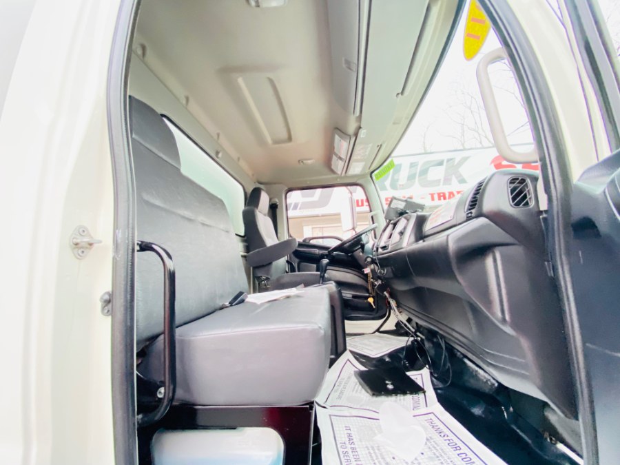 2011 Hino 268 20 FEET DRY BOX + LIFT GATE +  photo
