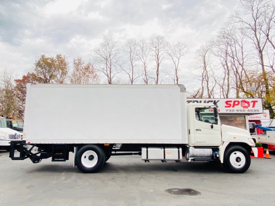 2011 Hino 268 20 FEET DRY BOX + LIFT GATE +  photo