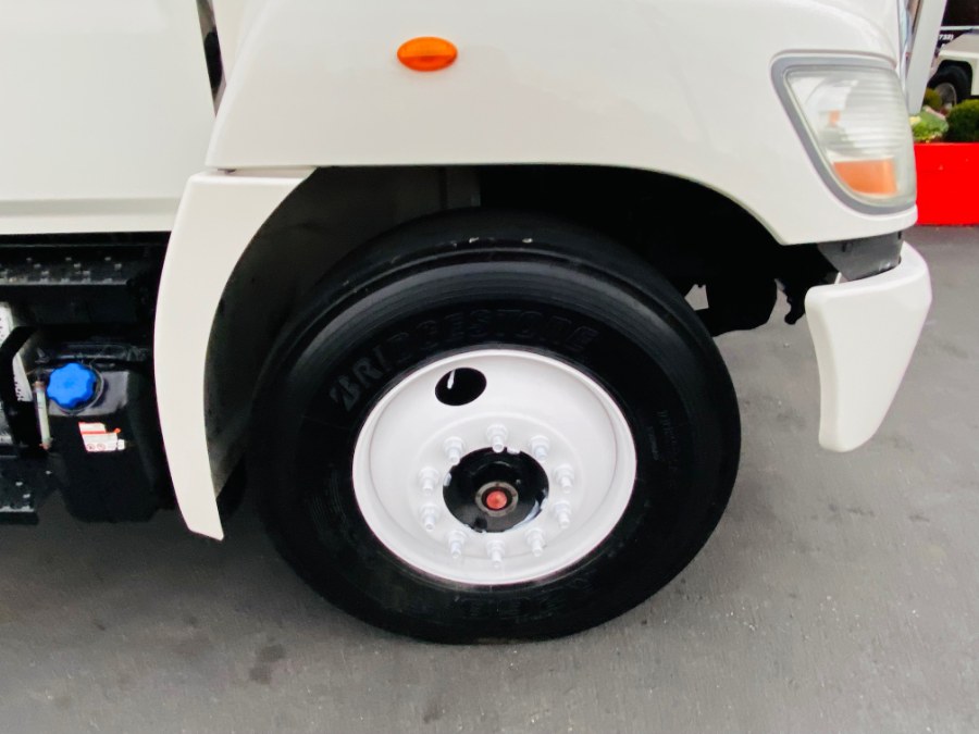 2011 Hino 268 20 FEET DRY BOX + LIFT GATE +  photo
