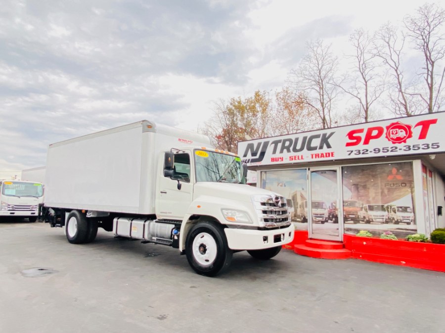 2011 Hino 268 20 FEET DRY BOX + LIFT GATE +  photo