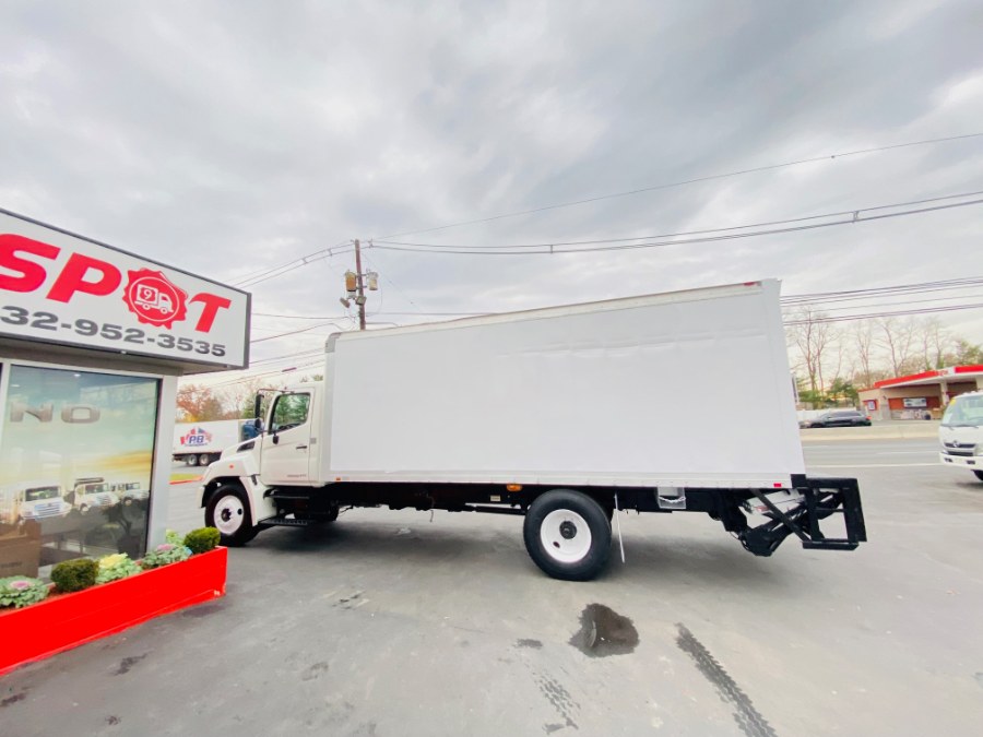 2011 Hino 268 20 FEET DRY BOX + LIFT GATE +  photo