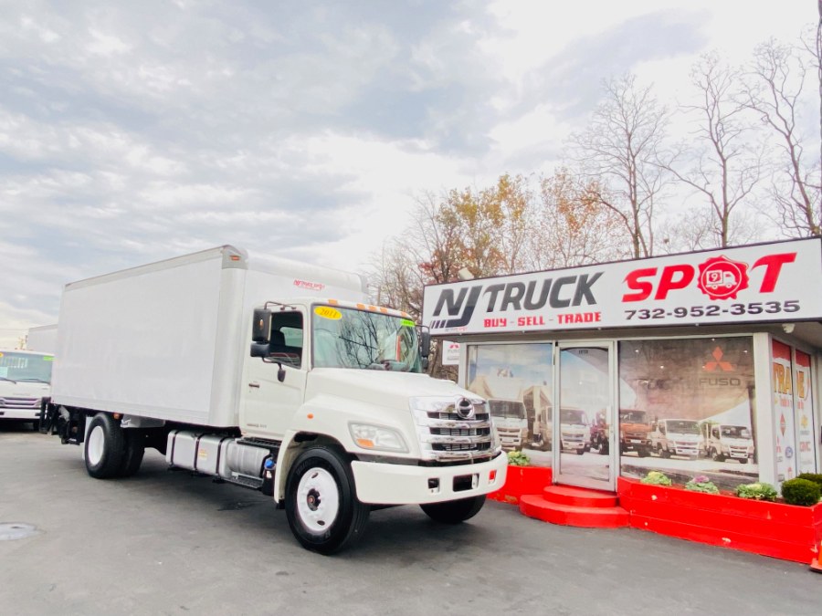 2011 Hino 268 20 FEET DRY BOX + LIFT GATE +  photo