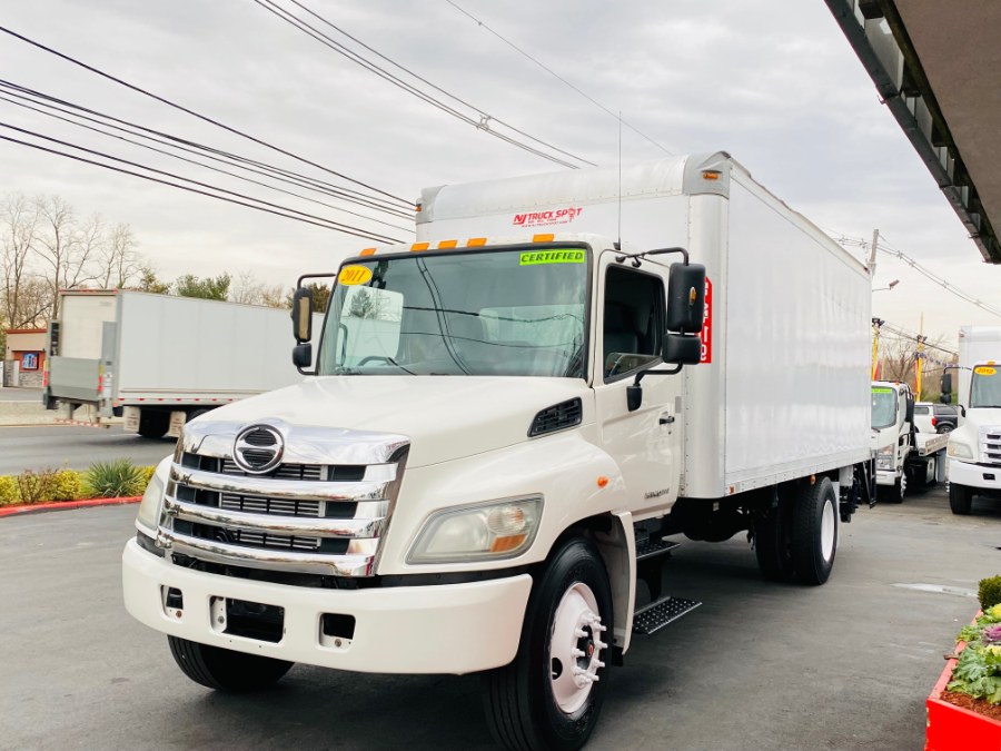 2011 Hino 268 20 FEET DRY BOX + LIFT GATE +  photo