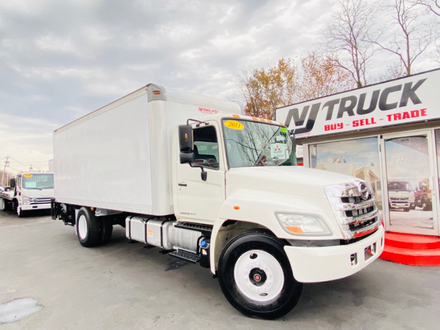 2011 Hino 268 20 FEET DRY BOX + LIFT GATE +  photo