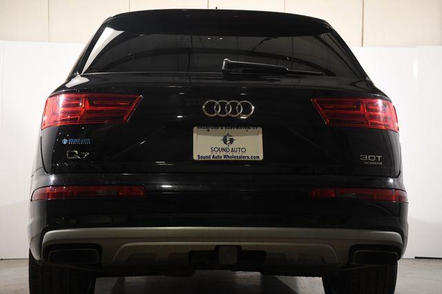 2017 Audi Q7 Premium Plus photo