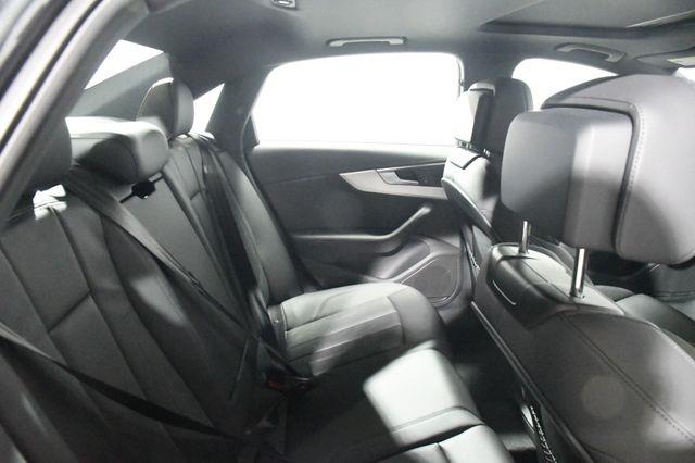 2019 Audi A4 Premium Plus w/ Virtual Cockpi photo
