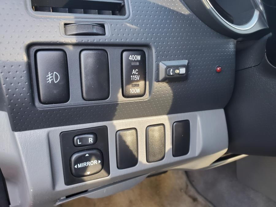 2005 Toyota Tacoma V6 photo