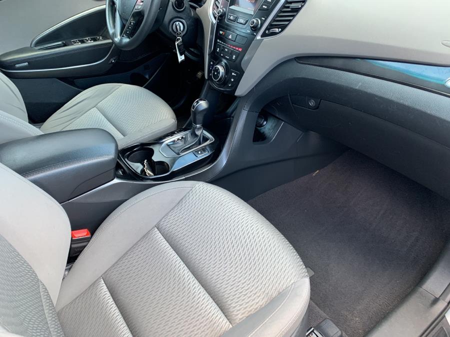 2016 Hyundai Santa Fe AWD 4dr SE photo