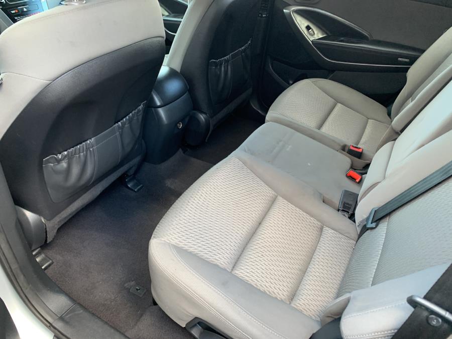 2016 Hyundai Santa Fe AWD 4dr SE photo