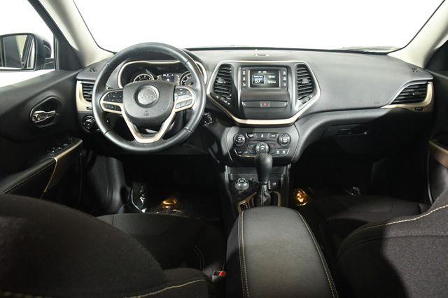 2017 Jeep Cherokee Latitude photo
