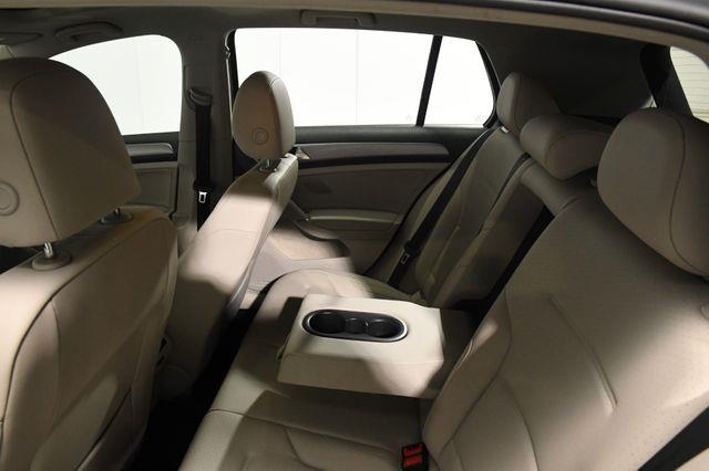 2017 Volkswagen Golf SE w/ Sunroof photo
