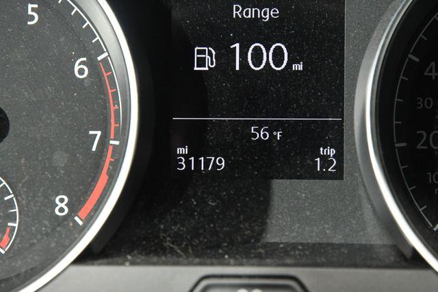 2017 Volkswagen Golf SE w/ Sunroof photo