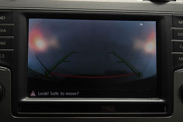2017 Volkswagen Golf SE w/ Sunroof photo