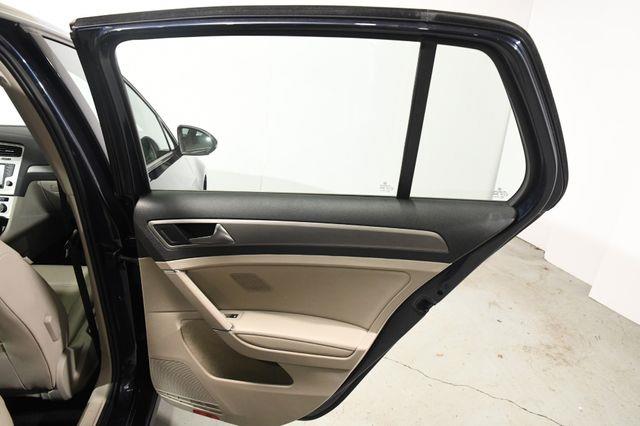 2017 Volkswagen Golf SE w/ Sunroof photo