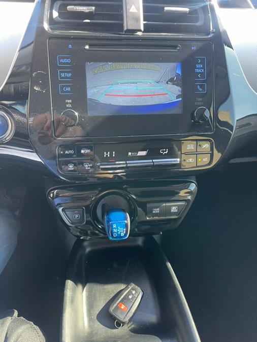 2017 Toyota Prius Three Touring (Natl) photo